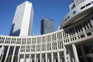 交通事故と通勤途上での労災と保険の違いは何ですか？