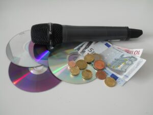 交通事故の補償手数料はどれくらいかかる？