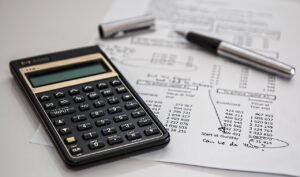 交通事故の賠償金はどう計算する？
